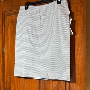 Elegant White Patterned Skirt